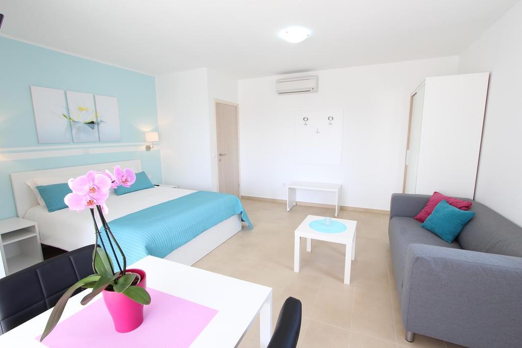 Emanuel Apartment