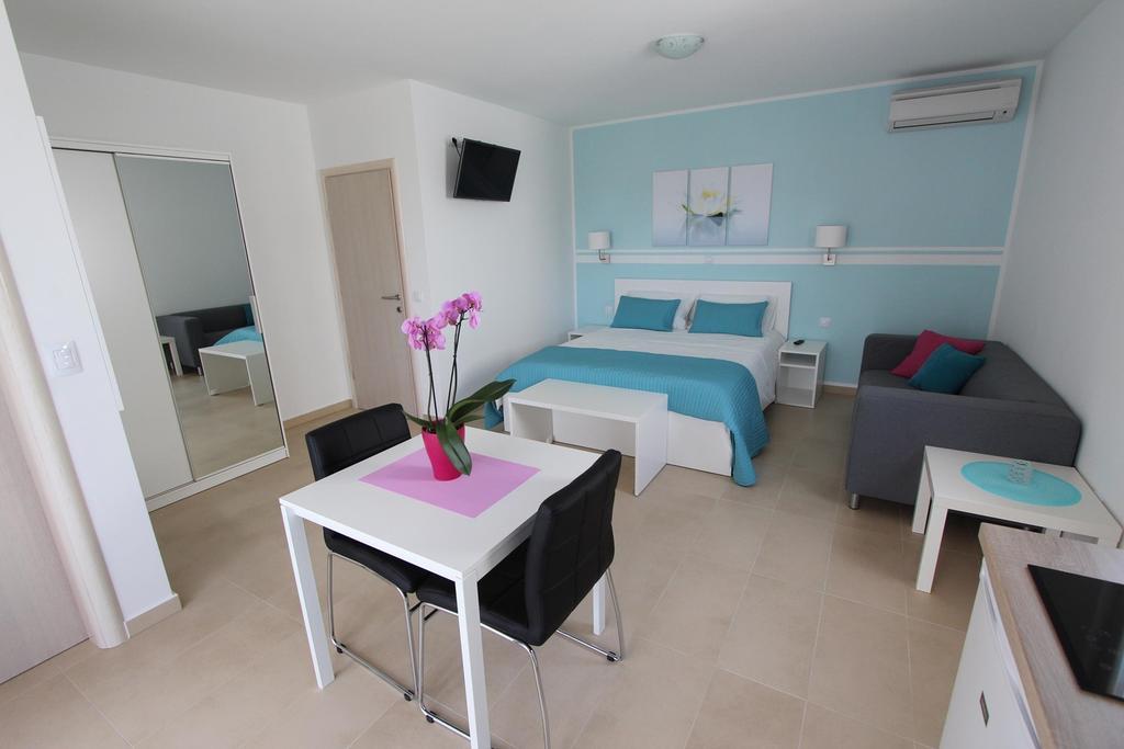 Emanuel Apartment *